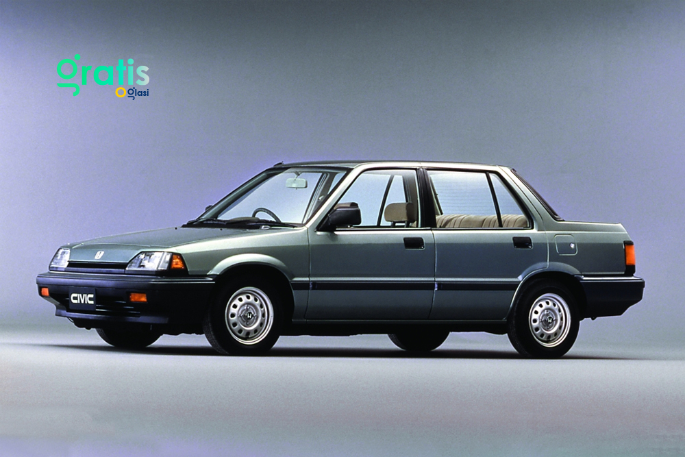 1990 Honda Civic Sedan: Blend of Style and Performance